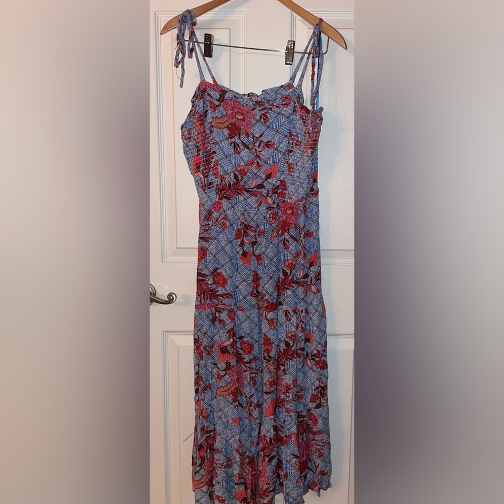 KnoxRose Blue Floral Sleeveless Midi Dress with Red Floral Accents